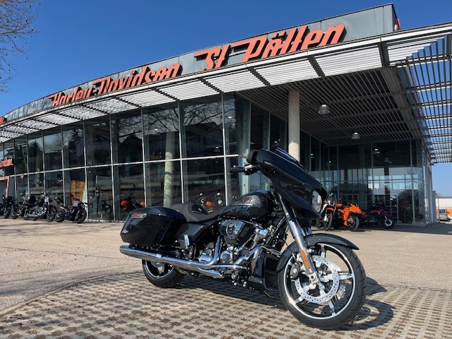Harley-Davidson FLHX Street Glide (Midnight Ember)