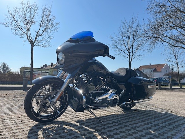Harley-Davidson FLHX Street Glide (Midnight Ember) - Bild 10