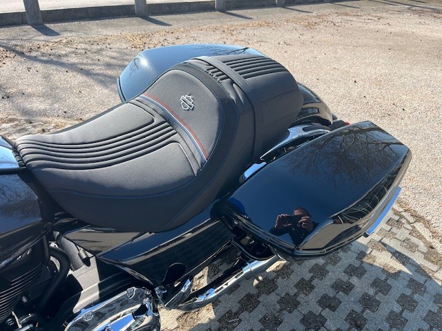 Harley-Davidson FLHX Street Glide (Midnight Ember) - Bild 6