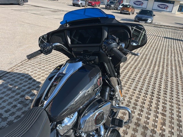 Harley-Davidson FLHX Street Glide (Midnight Ember) - Bild 4